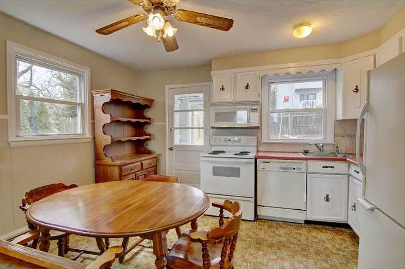 2nd image of 39 King Philip Ave
