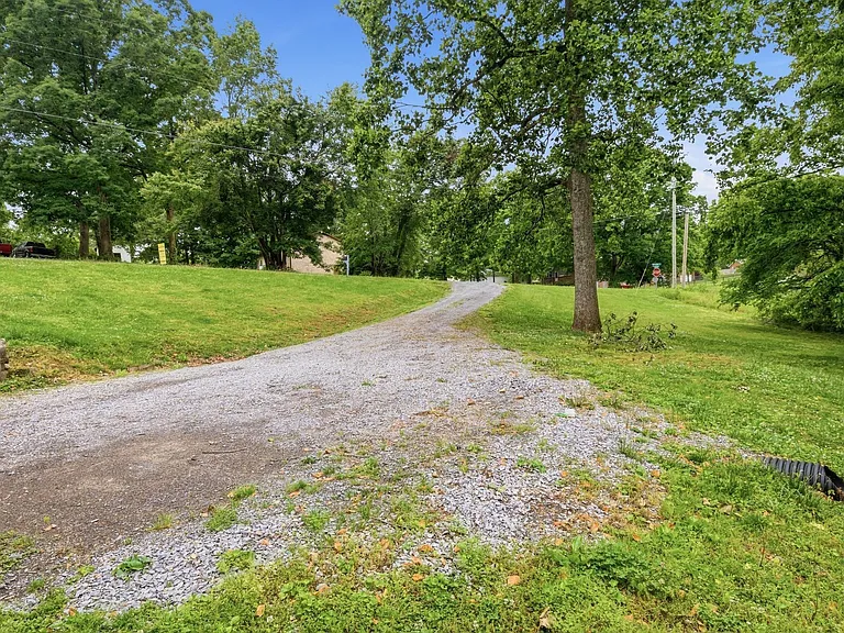 7222 Timberlane Dr — Photo 25