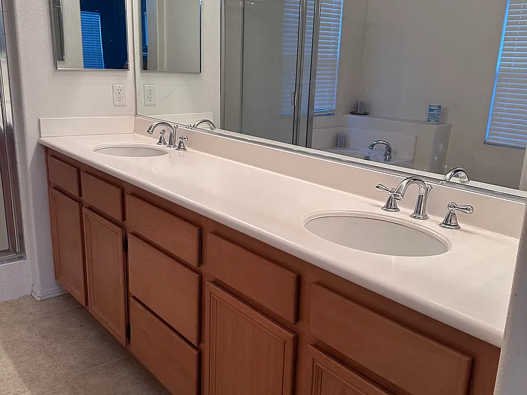 Master bedroom bathroom