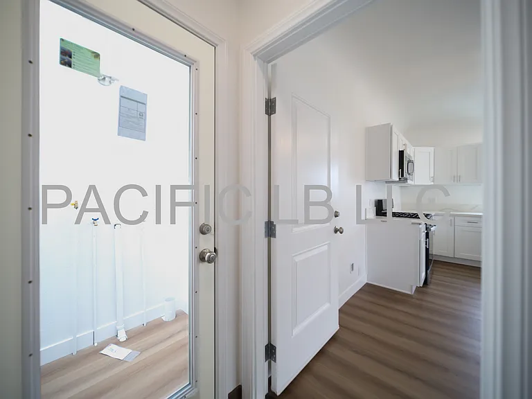 Pacific Ave — Photo 6