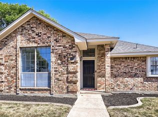 1021 Rio Grande Dr, Benbrook, TX 76126