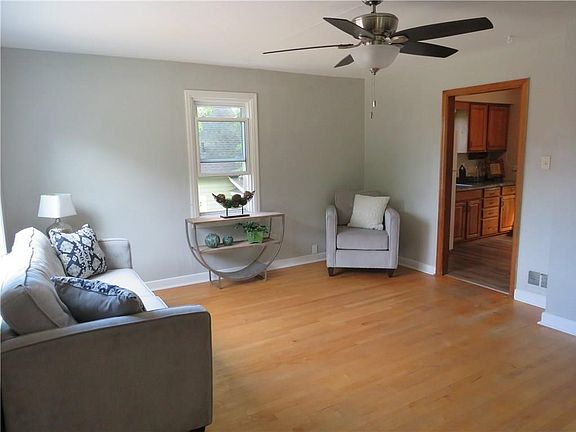 4th image of 611 Vine Street