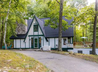 9141 Golf Port Dr N, Stanwood, MI 49346