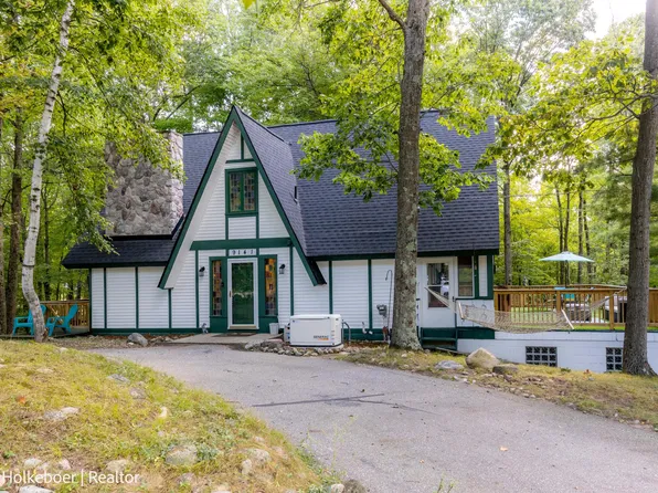 9141 Golf Port Dr N, Stanwood, MI 49346