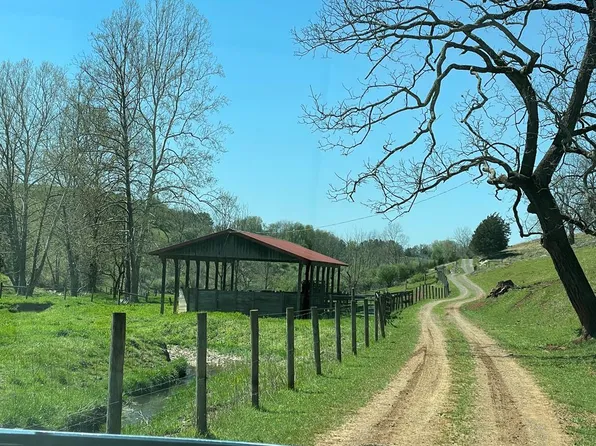 Russian Rd, Castlewood, VA 24224