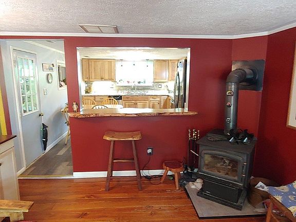 3rd image of 2424 Shawsville Pike NE