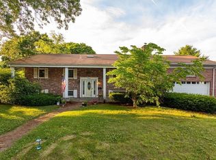 19 Fairlawn Cir, Shrewsbury, MA 01545