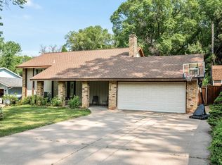 1653 Briardale Rd NE, Fridley, MN 55432