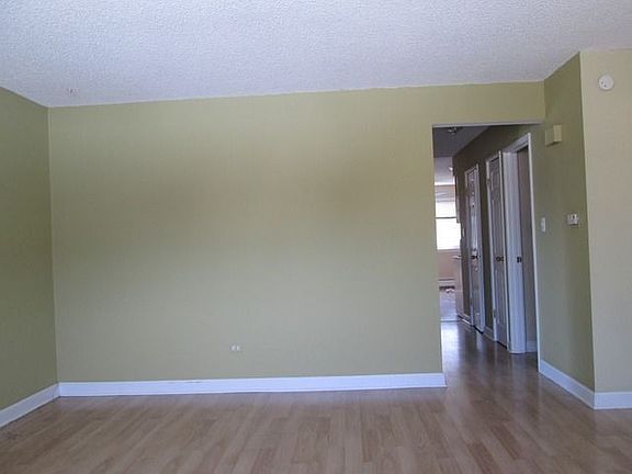 3rd image of 9975 Linda Ln APT 1N