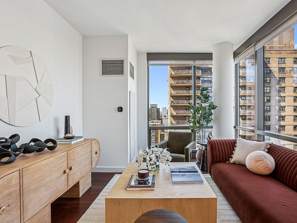 1st image of 200 W 67th St APT 10B