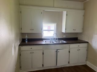806 W D St, Rayne, LA 70578