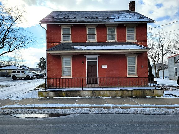 2nd image of 806 Main St
