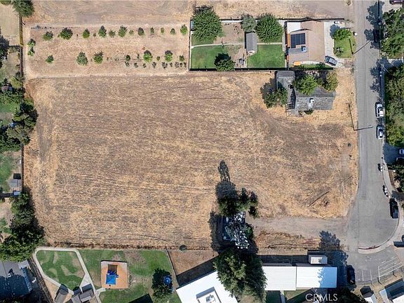 3rd image of 1490 Cameron Ln