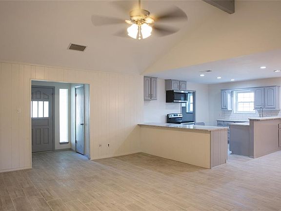 5th image of 1720 Post Oaks Dr