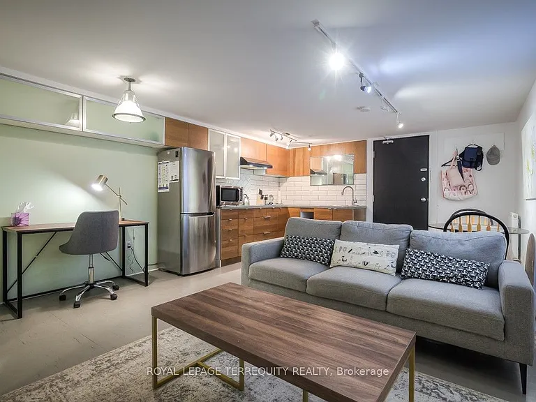 26A Scarlett Rd #BASEMENT — Photo 7