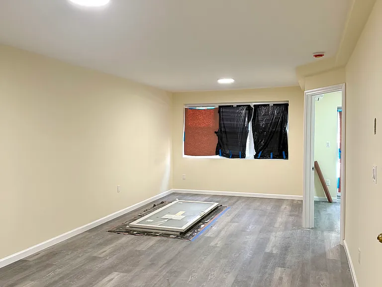 1667 E 18th St #2A — Photo 4