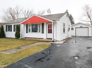 205 W McKinley St, Harvard, IL 60033