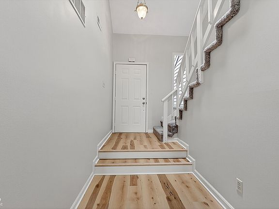 2nd image of 4606 Stansbury Ln