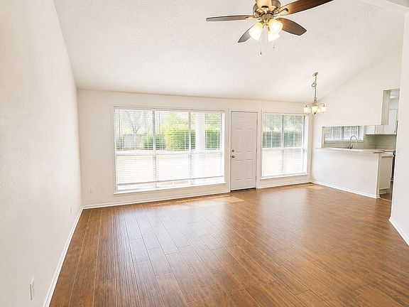 4th image of 4610 Rivertree Ln