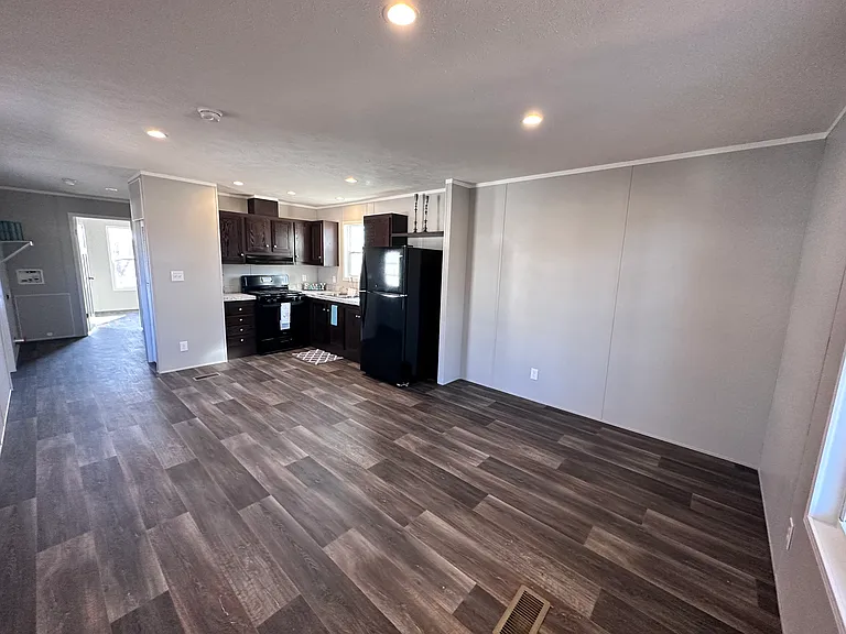 210 12th St #3 — Photo 4
