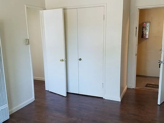 3rd image of 1905 21st St APT 12