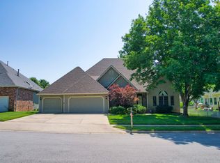 3828 S Meadowbrook Ave, Springfield, MO 65807