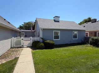 14 Garden Dr, Montgomery, IL 60538
