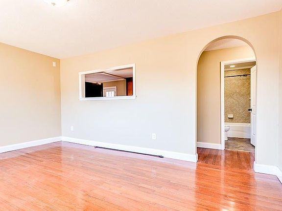 3rd image of 1911 Bernhurst Dr
