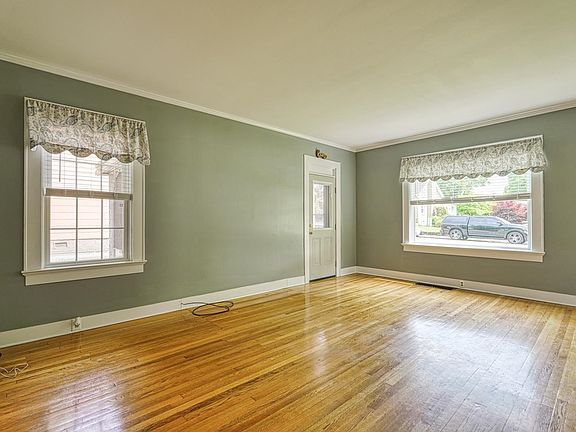5th image of 203 E South St