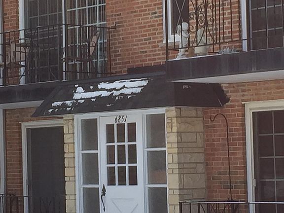 2nd image of 6851 N Northwest Hwy