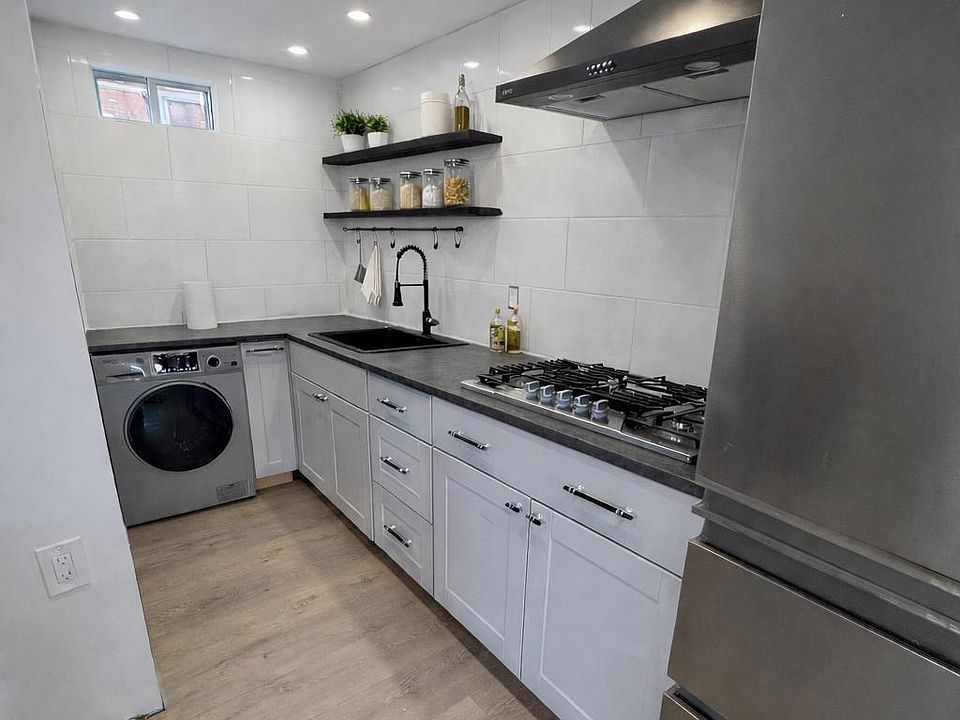 2nd image of 151 Springbrook Trl