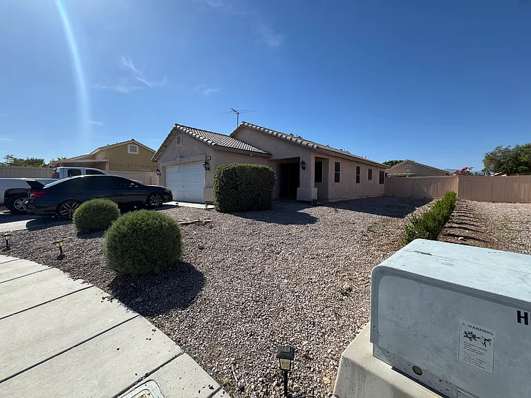 2018 Thunder Storm Ave — Photo 1