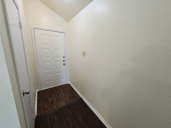 2nd image of 913 Turner Ct