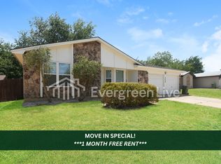 908 Sugar Plum Ln, Arlington, TX 76015