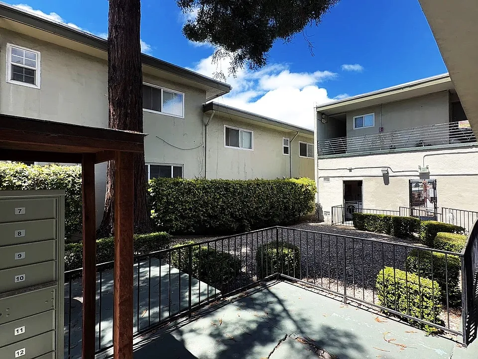 2515 10th ave