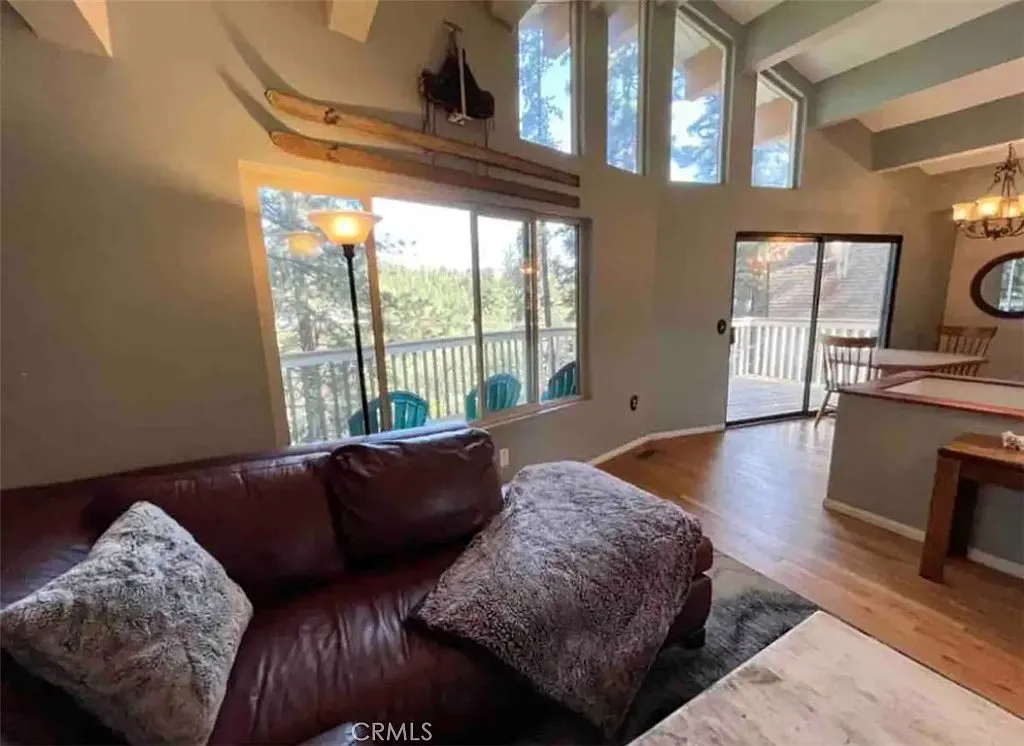 2 bed, 908 sqft, $1,900 — Photo 3
