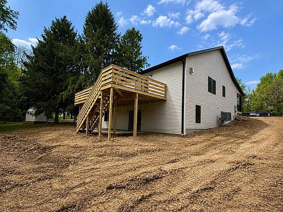 3rd image of 61 Greenbriar Ct