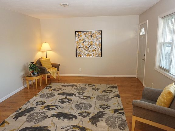 3rd image of 1409 Evans Ave