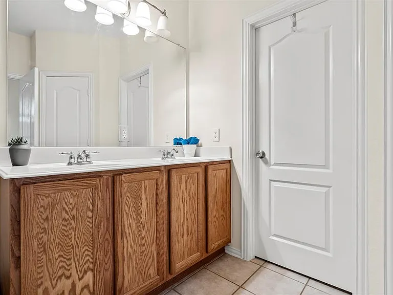 2356 Aurora Dr — Photo 22