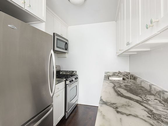 4th image of 310 E 46th St APT 19U