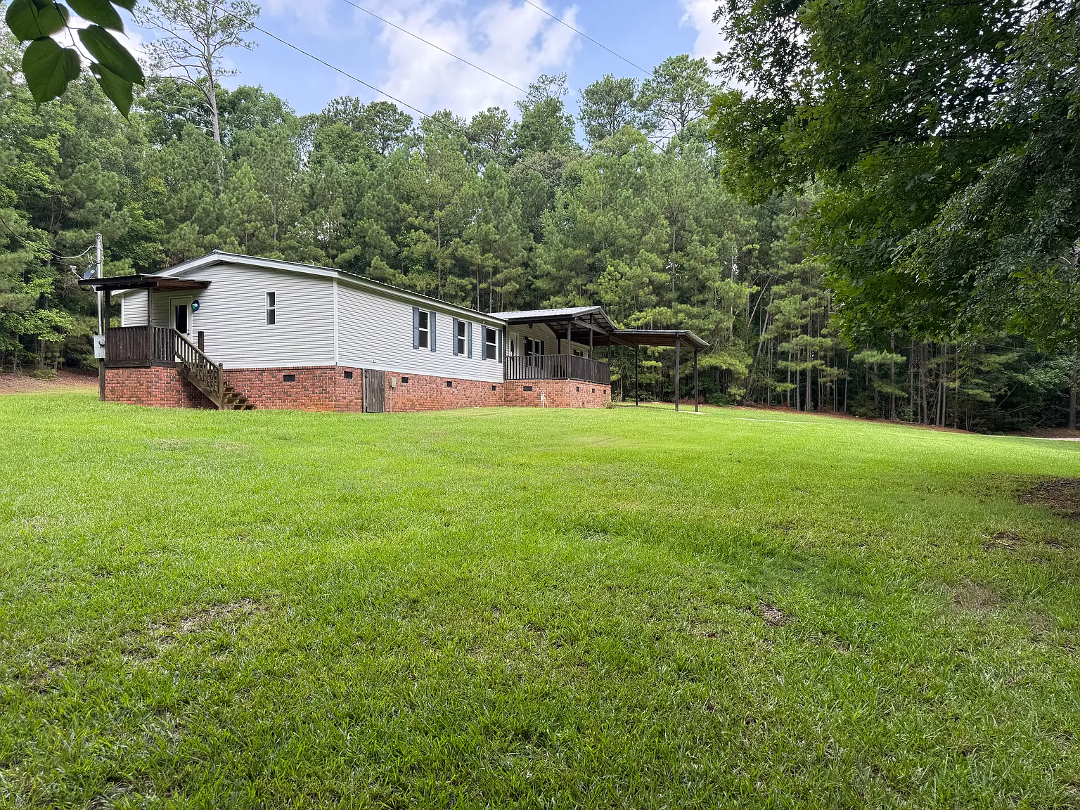 4 bed, 2432 sqft, $2,195 — Photo 2