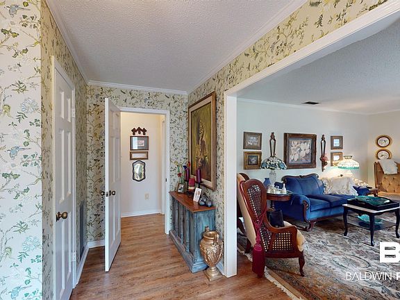 4th image of 4050 Westmoreland Dr S