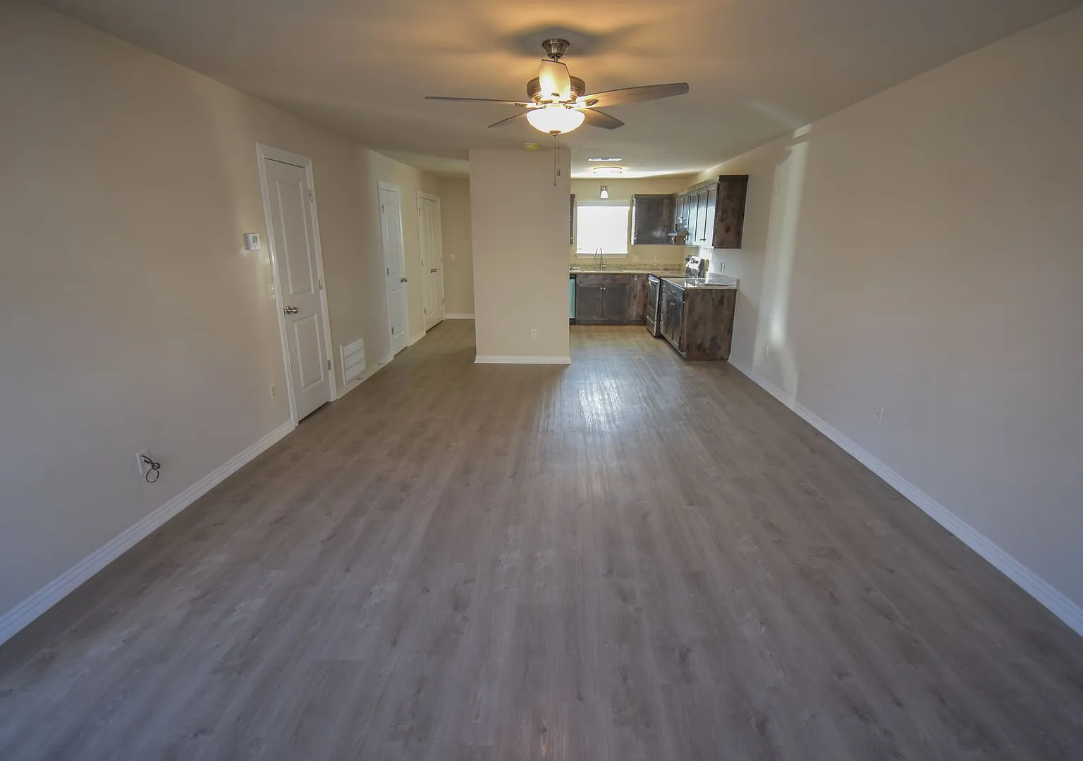 2 bedroom 2.5 bath townhouse located close to schools and city park in Farmington! — Photo 3