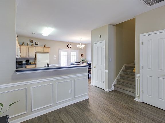 4th image of 6032 Creft Cir