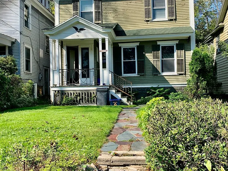 922 Westcott St — Photo 11
