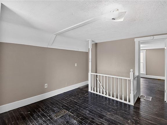 2nd image of 515 E Kansas Ave