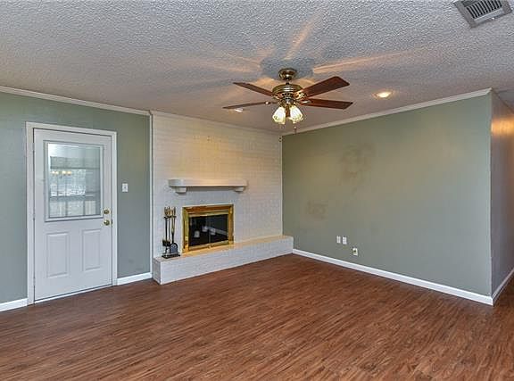 2nd image of 1213 Columbine Ct