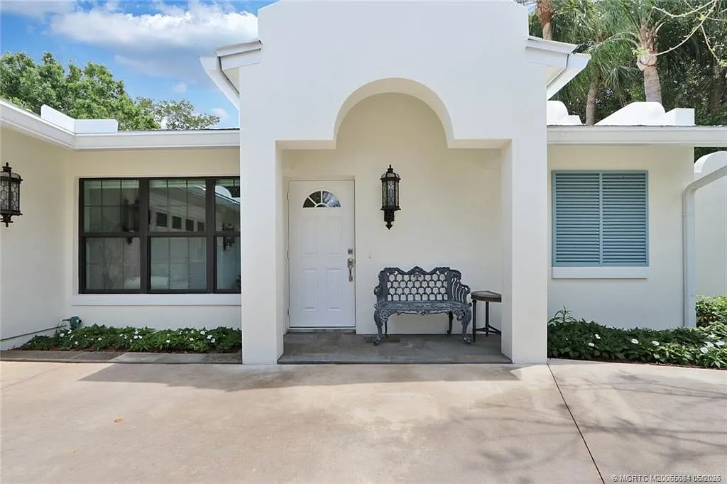3 bed, 2.0 bath, 1800 sqft, $6,000 — Photo 2