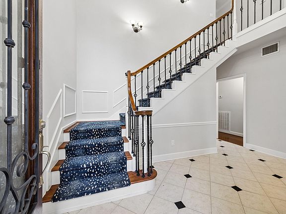 3rd image of 9517 Bayou Brook St