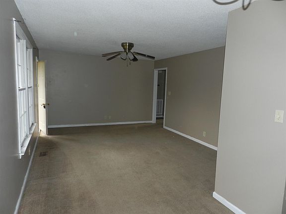 4th image of 223 Ambrose Dr